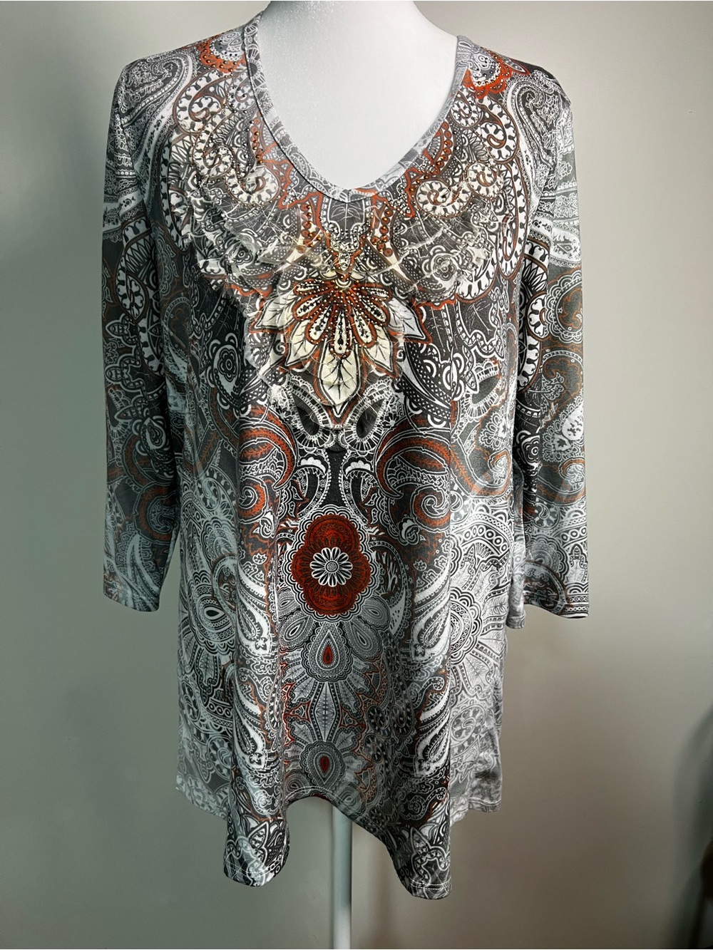 V-Neck Paisley Tunic Top in Gray and Rust